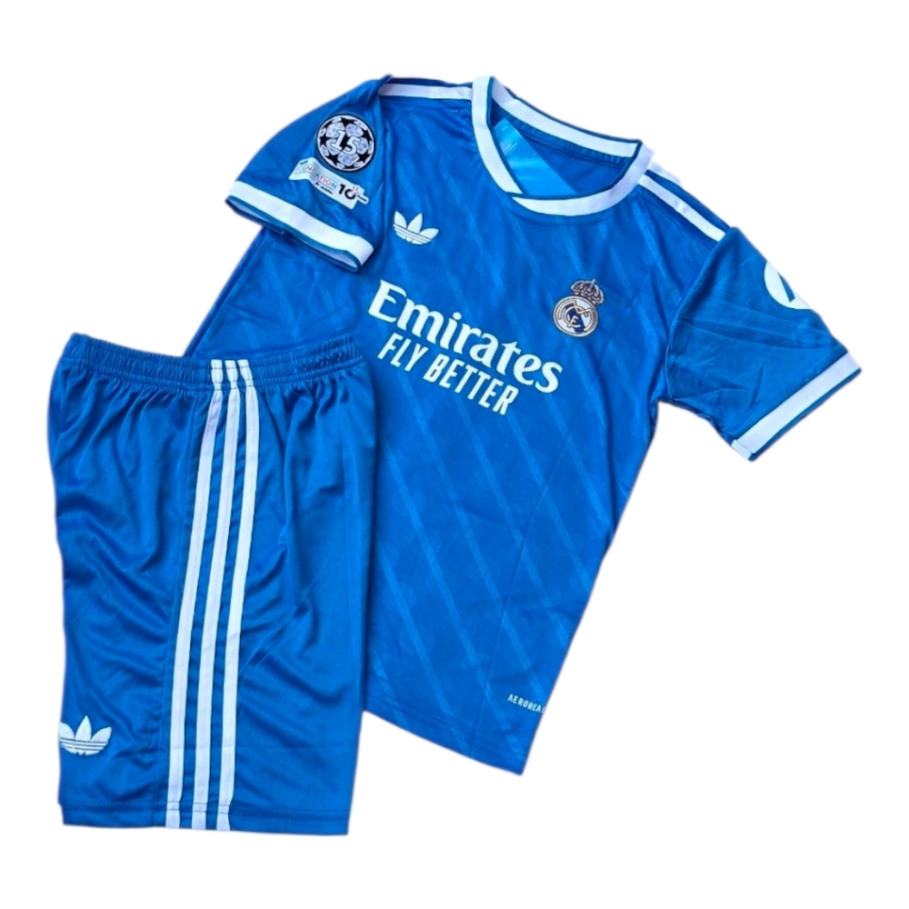 Kylian Mbappé Real Madrid 25/26 Set for Kids - Picture 3 of 5